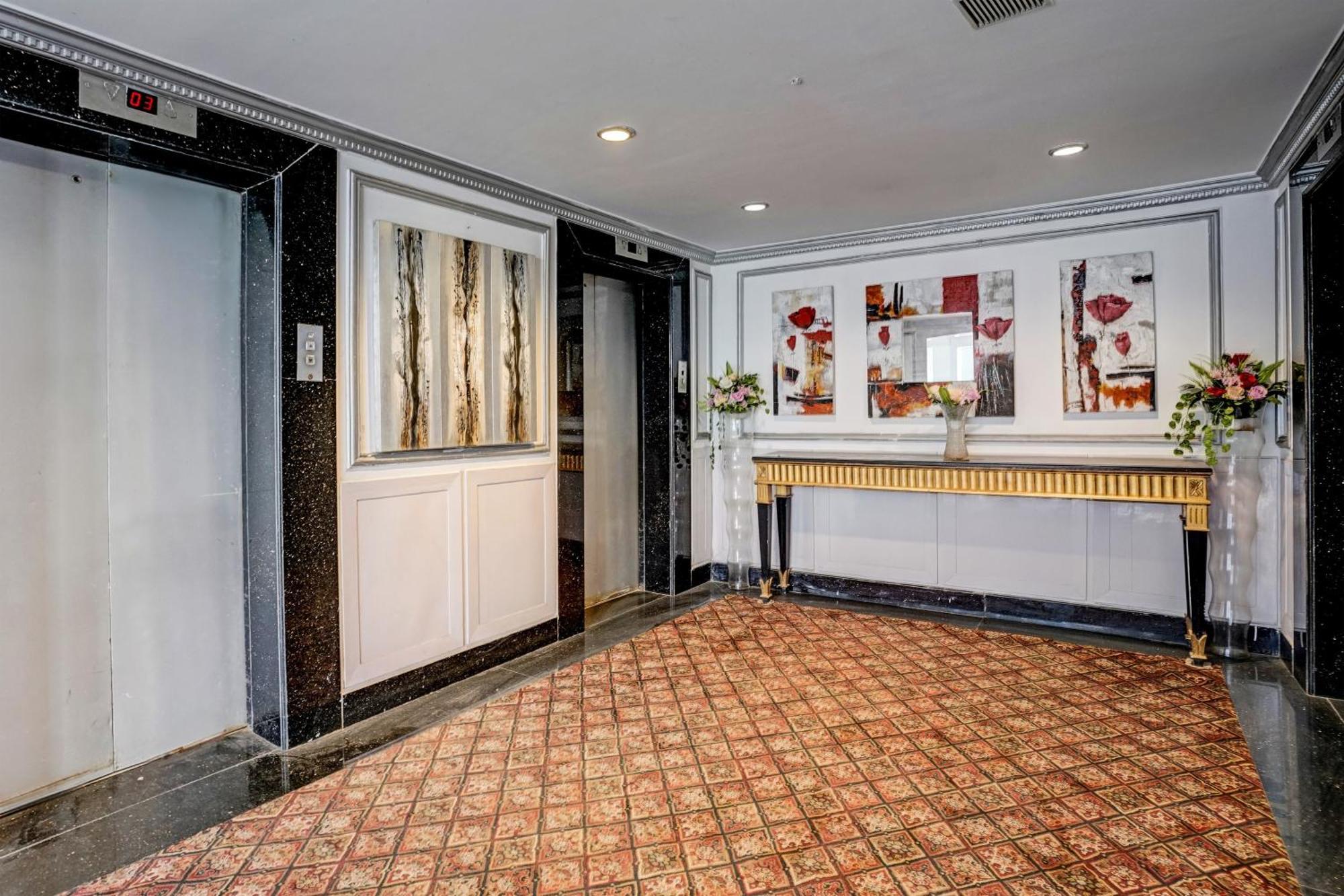 Townhouse 809 Royal Palms Hotel - Rose Collection Мумбай Екстериор снимка