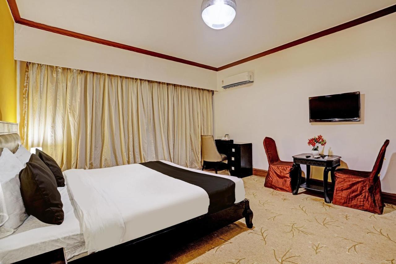 Townhouse 809 Royal Palms Hotel - Rose Collection Мумбай Екстериор снимка