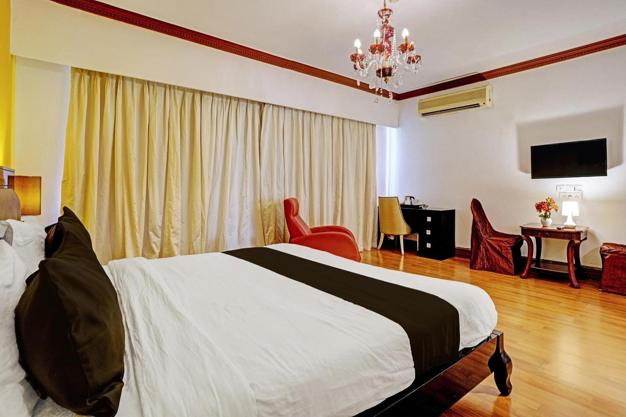Townhouse 809 Royal Palms Hotel - Rose Collection Мумбай Екстериор снимка