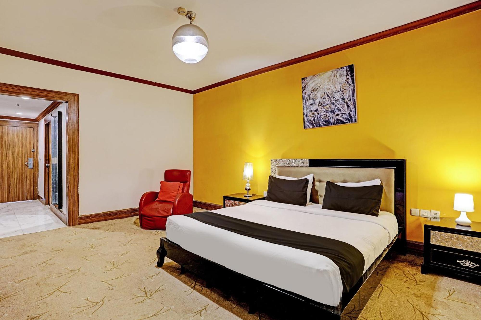 Townhouse 809 Royal Palms Hotel - Rose Collection Мумбай Екстериор снимка
