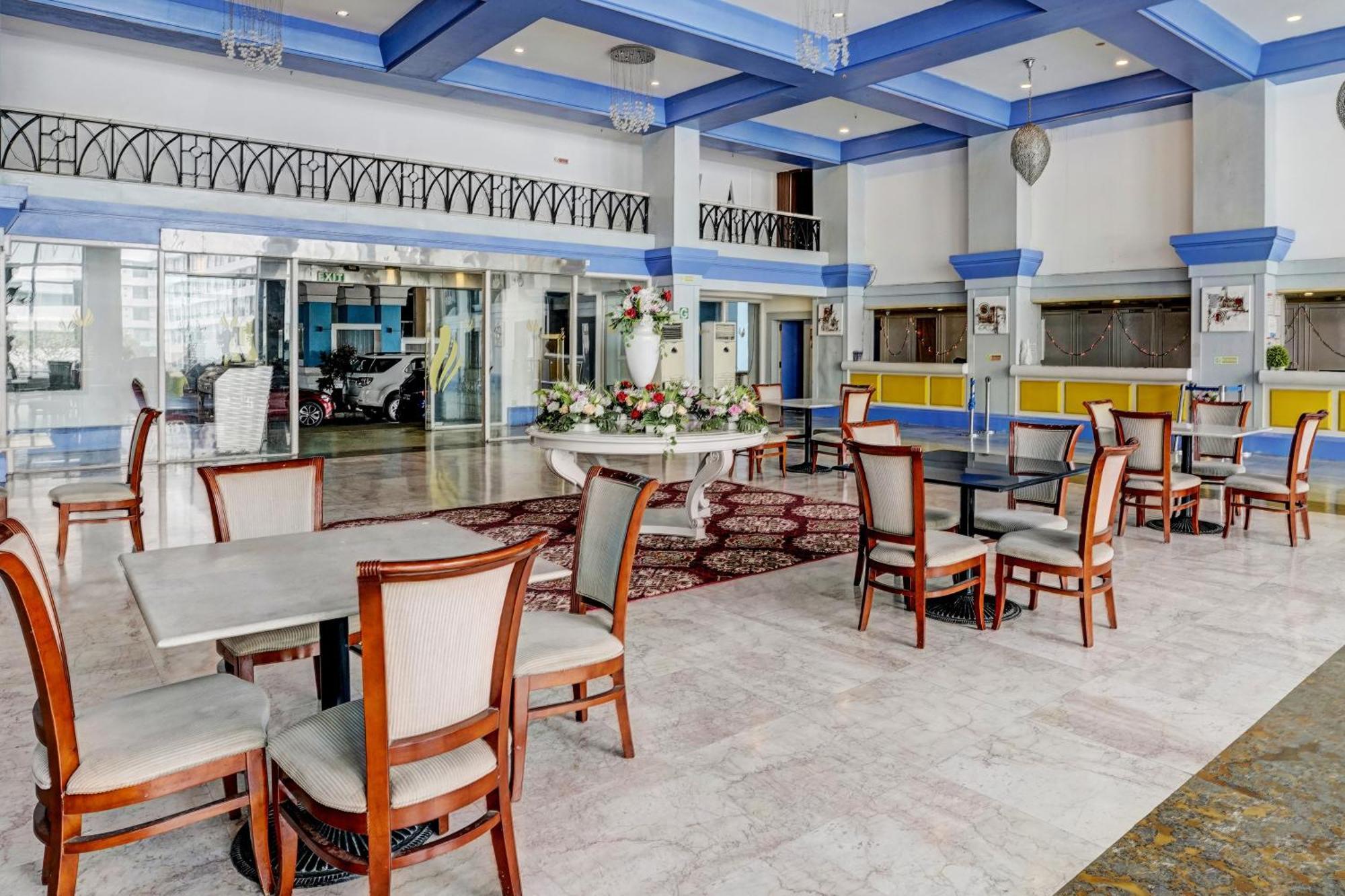 Townhouse 809 Royal Palms Hotel - Rose Collection Мумбай Екстериор снимка